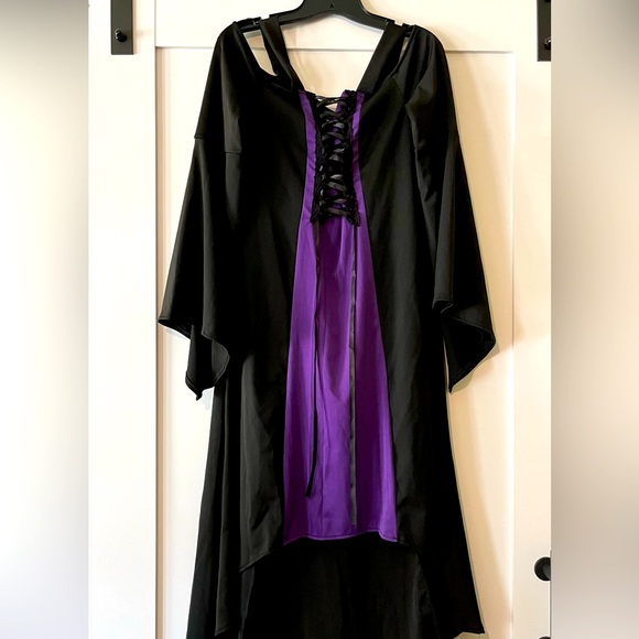 Women’s High Low Gown - Picture 3 of 4